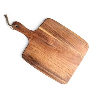Belle planche à découper en bois offrant des détails naturels finis et esthétiques pour les chefs de maison élégants - Product Image 1