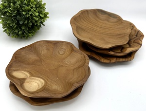 Assiette de Présentation en Bois de Luxe la Plus Vendue, Finition Polie, Écologique, Forme Ronde pour la Maison, les Hôtels, les Restaurants, les Fêtes et les Cafés - Product Image 5