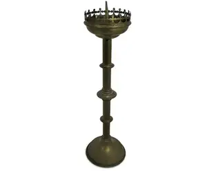 Hermoso candelabro de iglesia de color personalizado hecho a mano de latón para altar de Navidad y decoración de fe - Product Image 2