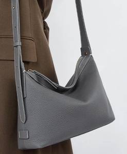 Vente en gros de haute qualité en cuir véritable dames sacs à main grande taille fourre-tout décontracté avec fermeture à glissière élégant pour l'été - Product Image 3
