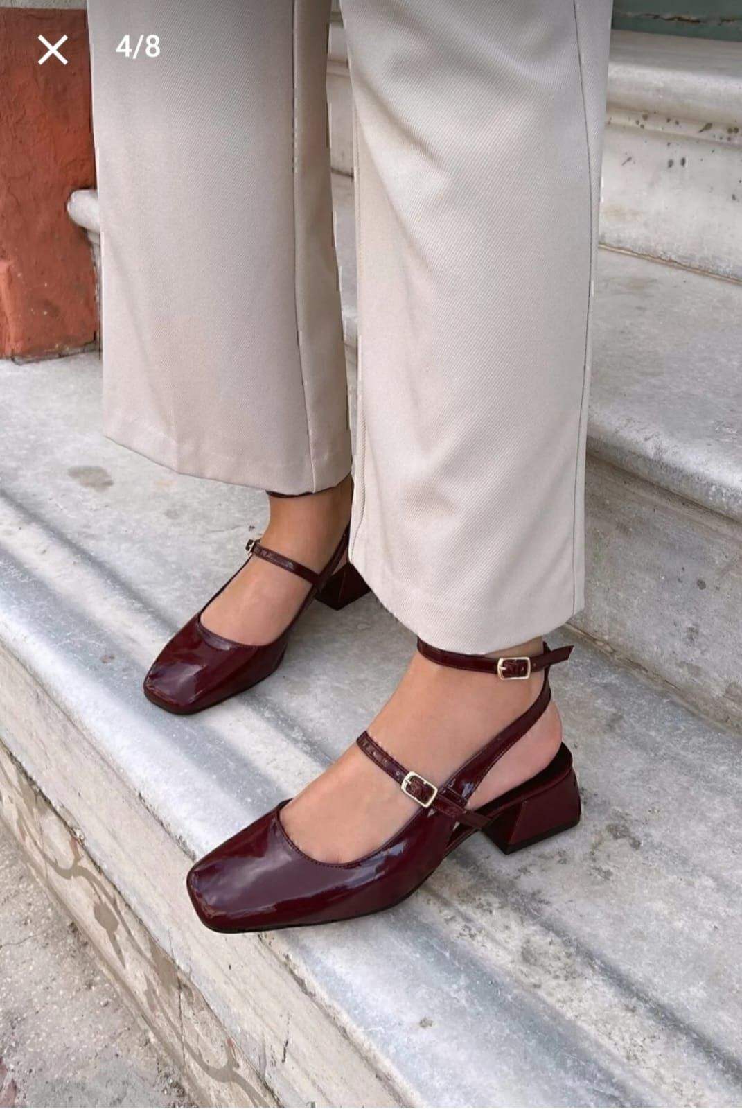 สีน้ำตาล