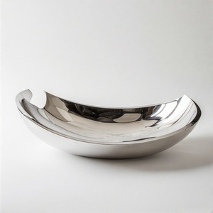 Corbeille à fruits dorée avec motif floral découpé au laser, base solide et aspect aéré, parfaite pour les tables à manger ou d'entrée - Product Image 5