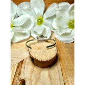 โดโนแวน สกีทส์ สร้อยข้อมือแฟชั่นประดับเปลือกหอยสีชมพูและเงินสเตอร์ลิง - Product Image 4