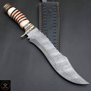 Couteau Bowie Arwin fait main en acier Damas avec manche en résine et étui en cuir - Product Image 3