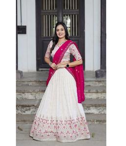 Conjunto de Lehenga Choli de Diseño de Lujo, Blusa y Dupatta para Bodas, Fiestas y Eventos, Damas de Honor y Ropa Étnica para Fiestas - Product Image 1