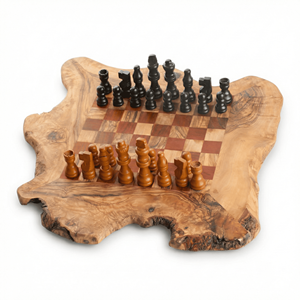 Échiquier en bois rustique à bords naturels avec tuiles rouges, plateau de jeu de forme irrégulière 28–64 cm, vente en gros - Product Image 1