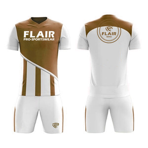 Camiseta de fútbol para niños de diseño retro personalizado, la mejor calidad, 100% poliéster, cómoda, transpirable, Parte delantera corta, conjuntos de nombre OEM nacional - Product Image 3