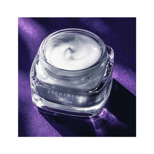 Crema de Día Antienvejecimiento con Tripéptido-29 de 50 ml de Primera Calidad OEM, Ayuda a Reducir las Arrugas y la Firmeza, Apta para Todo Tipo de Piel - Product Image 1