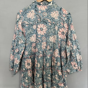 เดรสยาวระดับกลางสำหรับผู้หญิงเดรสผ้าลินินคอตตอนแขนพองคอวีเข้ารูปสไตล์ยุโรปอเมริกัน - Product Image 1