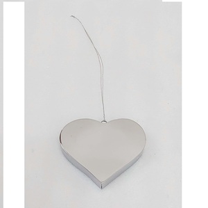 Colgante de Corazón de Metal Hecho a Mano, Brillante y Reflectante, Adorno Decorativo Colgante con Cuerda para Navidad, Festividades y Decoración de Eventos - Product Image 2