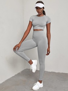 ชุดโยคะสตรีแบบสองชิ้นแห้งเร็วชุดเข้ายิมดีไซน์ไร้รอยต่อเพื่อความสบายตัวใหญ่ผลิตในปากีสถาน - Product Image 5