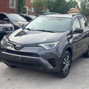 Voiture d'occasion de qualité abordable, Toyota RAV4 LE 2017, conduite à gauche - Product Image 1