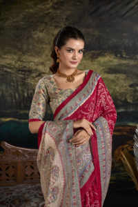 Saree en soie verte de qualité supérieure avec impression Madhubani Bandhej Fusion et chemisier Madhubani non cousu en gros exportation traditionnelle - Product Image 5