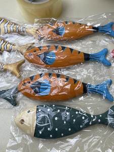 Figurine de poisson décorative en bois, fabriquée à partir de bois sélectionné, pour la décoration intérieure, la présentation en magasin et les acheteurs en gros. - Product Image 6