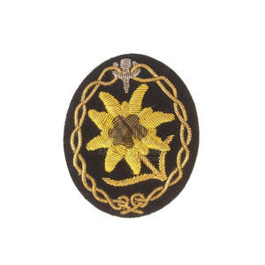 La vente en ligne du fabricant d'usine de badges brodés à la main goupille de sécurité rectangulaire attacher prix de gros sain - Product Image 6