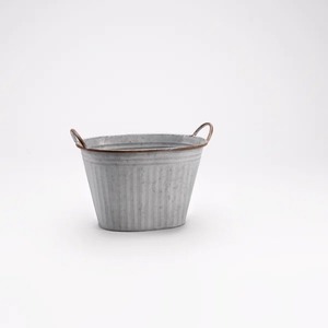 Maceta de metal de moda en elegantes tonos dorados y negros, perfecta para exhibición de plantas en interiores y exteriores y decoración moderna - Product Image 6