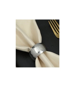 Rond de serviette décoratif en métal avec motif floral gravé adapté aux célébrations d'anniversaire famille dor hôtel restaurants - Product Image 5