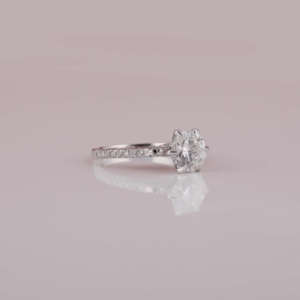 Anillo de Compromiso de Oro Sólido de 14 Quilates con Engaste Pavé, Diamante Cultivado en Laboratorio de Corte Redondo de 2.0 Quilates, Anillo con Diamantes Laterales de Corte Redondo, Regalo de Cumpleaños para Chicas - Product Image 5