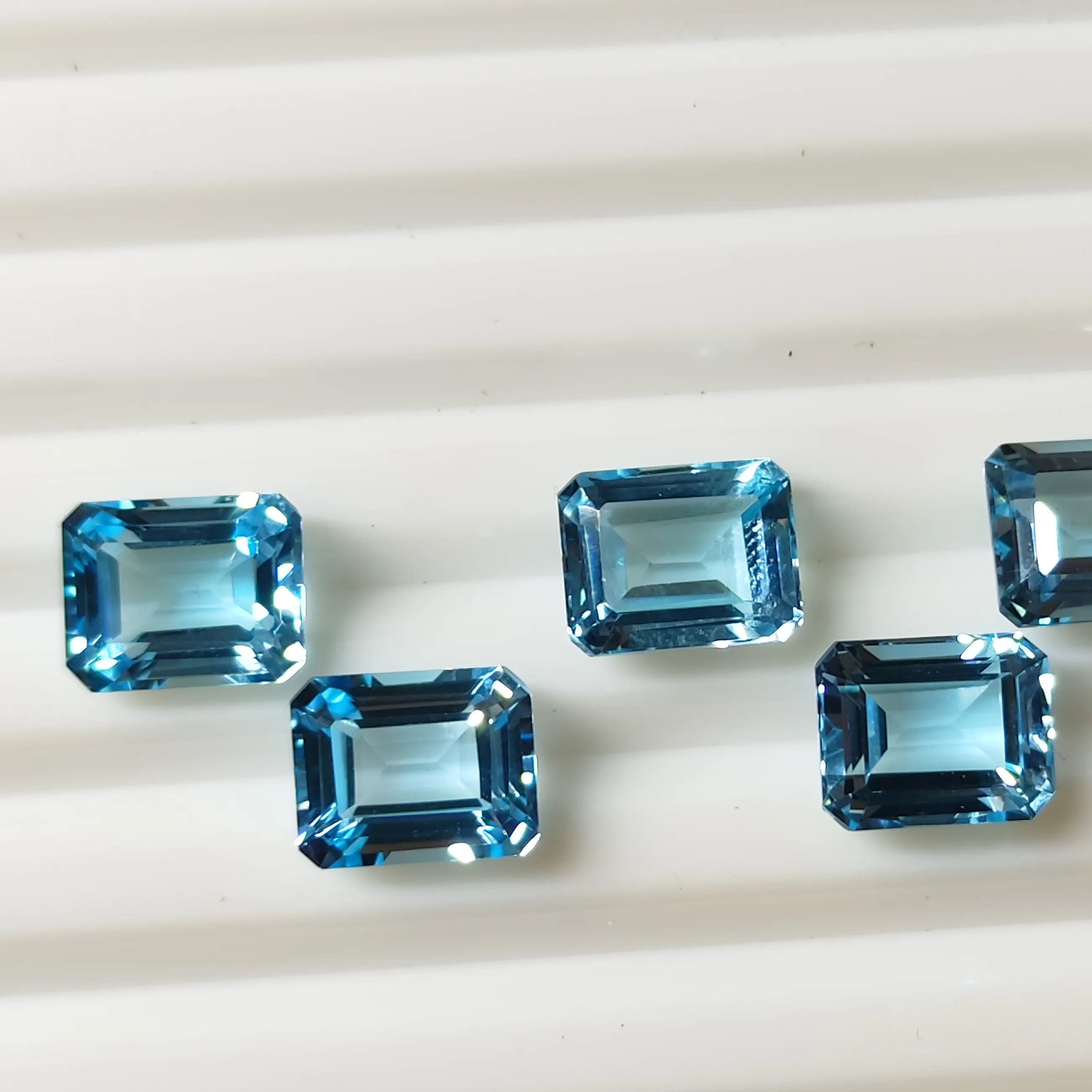 Тонкий качественный Небесно-Голубой топаз Ограненный Изумрудный ограненный драгоценный камень 9x11 мм, оптовая продажа, голубой топаз, подлинный топаз, камни восьмиугольной огранки