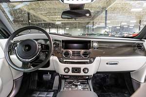 Wraith 2021 con Motor V12 Twin-Turbo de 624 hp, Paquete Black Badge, Sin Modificar - Product Image 5