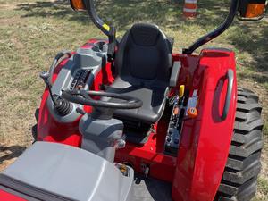 2024 Tracteur Massey Ferguson 2850M - Product Image 2