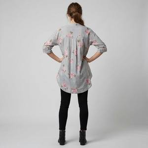 Blusa Casual con Cuello Camisero y Botones en las Mangas, 97% Algodón, Tejido de Malla Transpirable y Lavable - Product Image 2