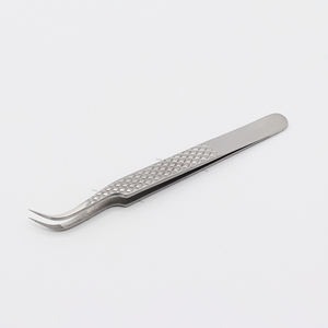 Pinzas Profesionales de Acero Inoxidable con Punta Recta Dentada de Zona Industries para Extensiones de Pestañas 3D de Volumen, 11 cm - Product Image 6