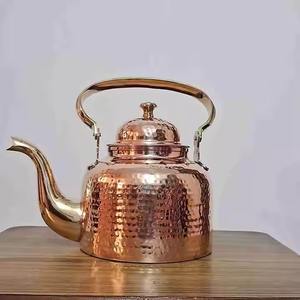 Tetera de cobre pulido para hacer té tradicional y estufa hirviendo, ideal para interiores de cocina de inspiración vintage - Product Image 3