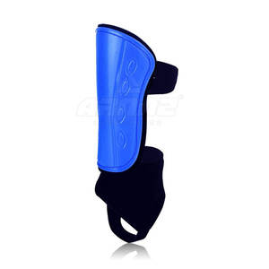 Espinillera de Alta Calidad con Materiales de Primera y Sensación Cómoda, con Acolchado Suave y Estructura Equilibrada - Product Image 2