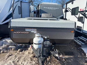 Producto en oferta: Autocaravana F-o-r-e-s-t R-i-v-e-r RV Rock-wood F-r-e-e-d-o-m S-e-r-i-e-s 1940LTD 2022, nueva y usada, cómoda y lista para la venta - Product Image 3