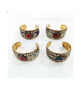 กำไลข้อมืองานโมเสกทองเหลืองที่ทันสมัยขายดีที่สุดสำหรับให้เป็นของขวัญในราคาขายส่งเพื่อการส่งออก - Product Image 1