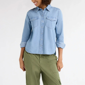 Camisa vaquera para mujer con tela de algodón suave y diseño frontal de botones, perfecta para trajes casuales de uso diario - Product Image 4
