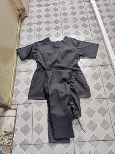 Tenues d'infirmière personnalisées, ensembles de blouses et pantalons de travail pour femmes, uniformes d'hôpital, ensembles de blouses de travail élégants et luxueux en polyester tricoté - Product Image 3