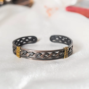 Bijoux de thérapie magnétique : Bracelet en cuivre martelé, Manchette en cuivre tressé, Bracelet ouvert en cuivre, Bracelet élégant en cuivre - Product Image 1