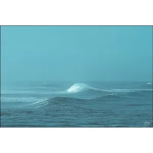 Impression sur toile Fida Single Wave in Misty Blue Ocean - Product Image 6