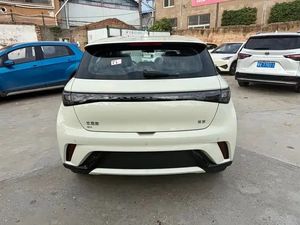 SUV compact 2023, 600-700 km d'autonomie, batterie Blade, charge en 30 min, moteur 100-150 kW, idéal pour les trajets quotidiens en ville, best-seller en Chine. - Product Image 5