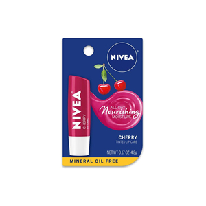 Baume à lèvres quotidien doux pour des lèvres douces, Nivea Lip Balm Cherry Shine, lèvres lisses et brillantes - Product Image 1