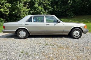 Mercedes-Benz 420SEL d'occasion de 1990 en excellent état, prêt à être expédié - Product Image 5