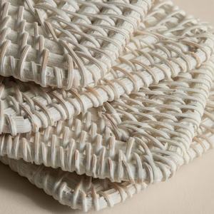 ชุดจานรองแก้วไม้ไผ่สานมือสีขาวพร้อมที่วาง ดีไซน์โบฮีเมียน เป็นมิตรกับสิ่งแวดล้อม สำหรับตกแต่งบ้าน ขายส่ง - Product Image 5