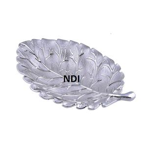 ถาดเสิร์ฟอาหารโลหะสไตล์โมเดิร์นถาดโลหะเคลือบเงาสำหรับตกแต่งทำมือถาดเสิร์ฟของหวานรูปทรงใบไม้ - Product Image 1