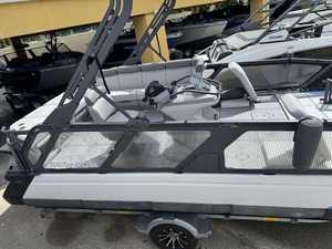 Descuento 2023 Sea-Doo Switch Sport Moto Acuática 2 Tiempos 226-300 HP Aplicación Automática 3 Asientos 4 Cilindros Aluminio 20km/h 1800cc - Product Image 5