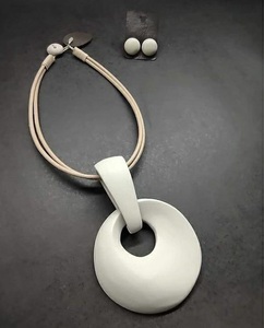 Nouveau luxe arrivée élégant mode haute qualité résine pendentif femmes colliers collier coloré pour fiançailles mariage - Product Image 1