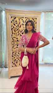 ผ้าส่าหรีแบบเย็บปักสำหรับงานปาร์ตี้ชุดแต่งกายแต่งกายหรูหราดีไซน์ใหม่ - Product Image 4