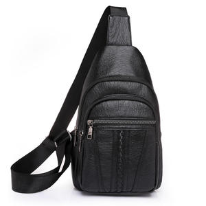 Petit sac à bandoulière résistant à l'eau de la meilleure qualité avec décoration imprimée Sacs à main pour hommes et femmes Sacs à bandoulière - Product Image 2