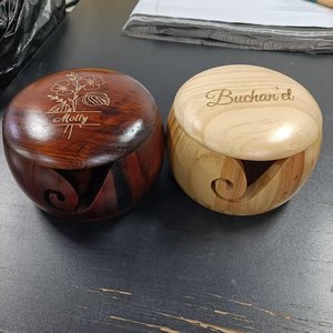 Tazón de Hilo de Ganchillo de Madera Ecológico |   Organizador de hilo para tejer tallado a mano para un tejido suave y sin enredos - Product Image 3
