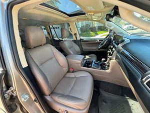 Lexus GX 460 2022, faible kilométrage, boîte de vitesses automatique, direction à gauche, pneus R20, état sombre - Product Image 2