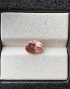 Piedra Preciosa de Turmalina de Color Rosa Melocotón Natural, Corte Ovalado - Product Image 2