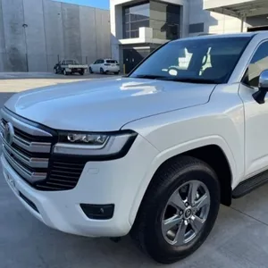 POUR YOTA LANDCRUISER GCC 2022 GENERAL SAHARA - Product Image 1