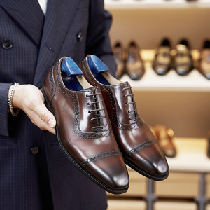 Chaussures Oxford élégantes en cuir de vachette pleine fleur avec semelle intérieure rembourrée et respirante pour les événements formels et les entretiens des messieurs - Product Image 2