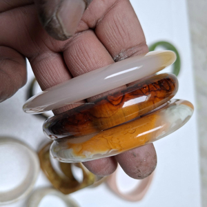 Colorful <b>Resin</b> Bangles Set Modern Style Fashion Jewelry OEM Wholesale <b>Price</b> - Product Image 1